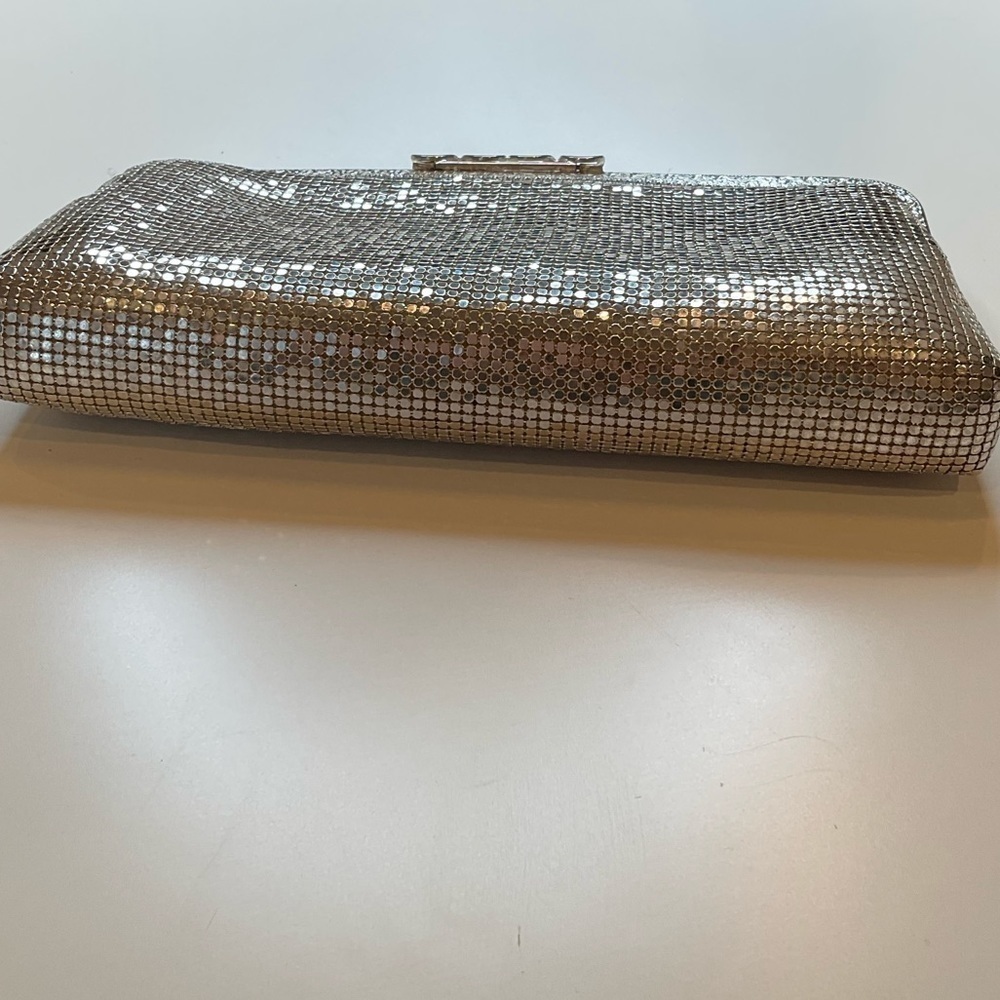 Silver metal mesh clutch… looks to be vintage - Picture 7 of 12